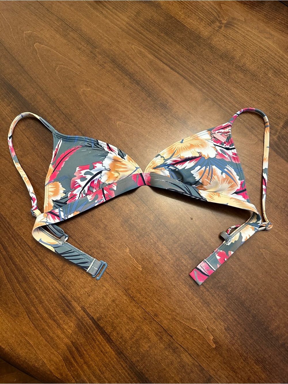 Roxy - Women's (Juniors) Floral Underwire Bikini Top - Gray and Pink